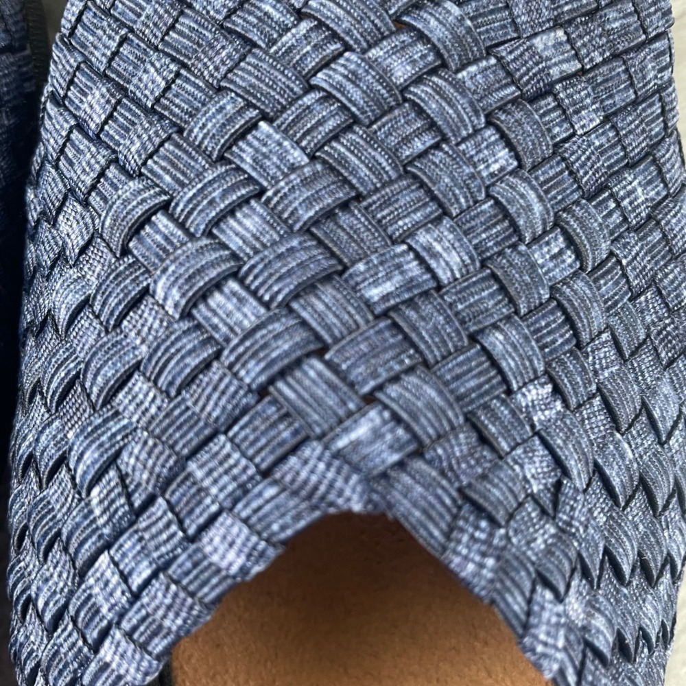 Bernie Mev New York Woven Elastic Slide Sandals Blue Denim Memory Foam Size 38 - Picture 6 of 6